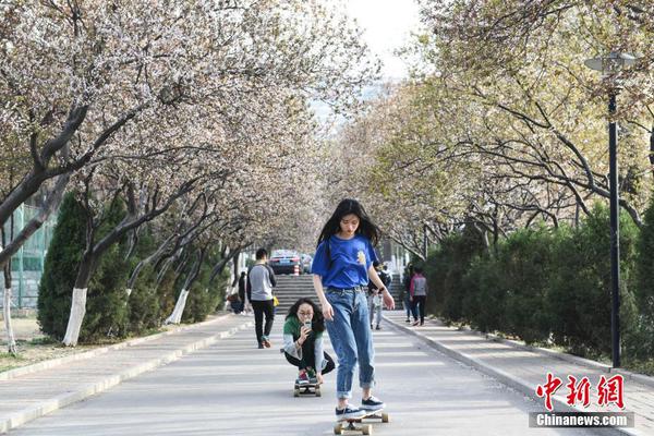 中共濟南市委十一屆十五次全體會議舉行 市委常委會主持會議