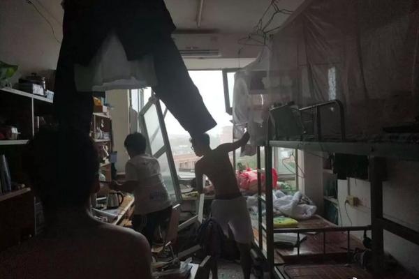 救命！現在的00后已經不打游戲，開始打榜刷題了嗎…