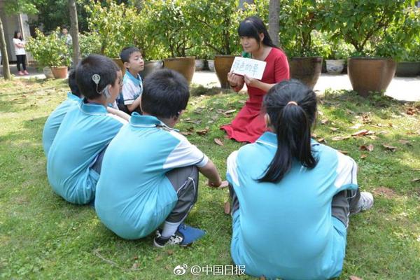 NINE PERCENT合體來滬 現(xiàn)場對粉絲表白大送福利