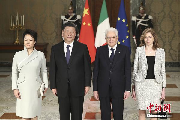 國(guó)內(nèi)首支±800千伏柔性直流穿墻套管通過專家鑒定