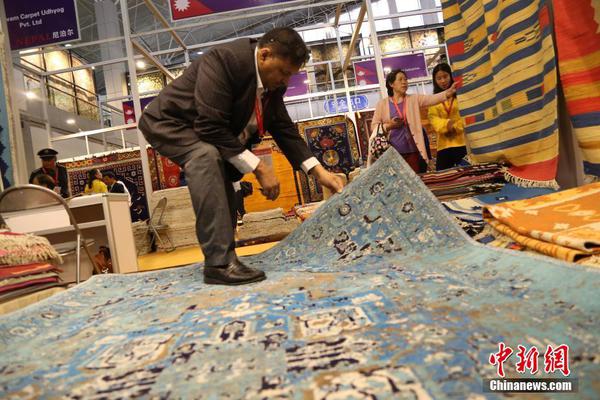 無錫新能源大會—黃莉新:發展新能源對于經濟轉型意義重大