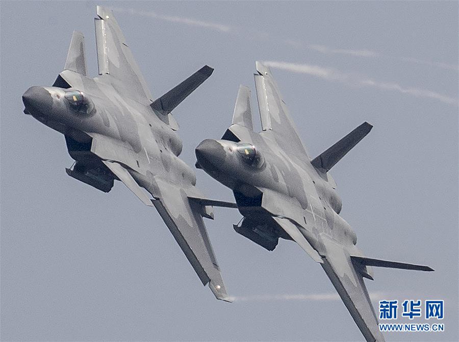 蓋茨答白巖松提問:掙錢更難還是花錢更難