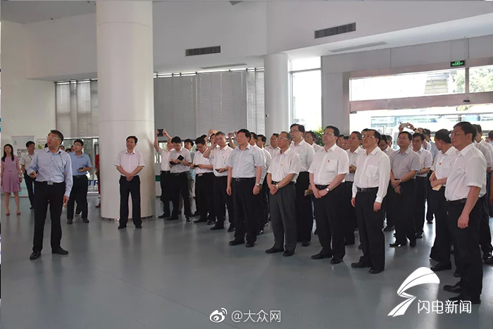 楚原：作為演員，楚原只是「綠葉」；但作為導演，他堪稱傳奇