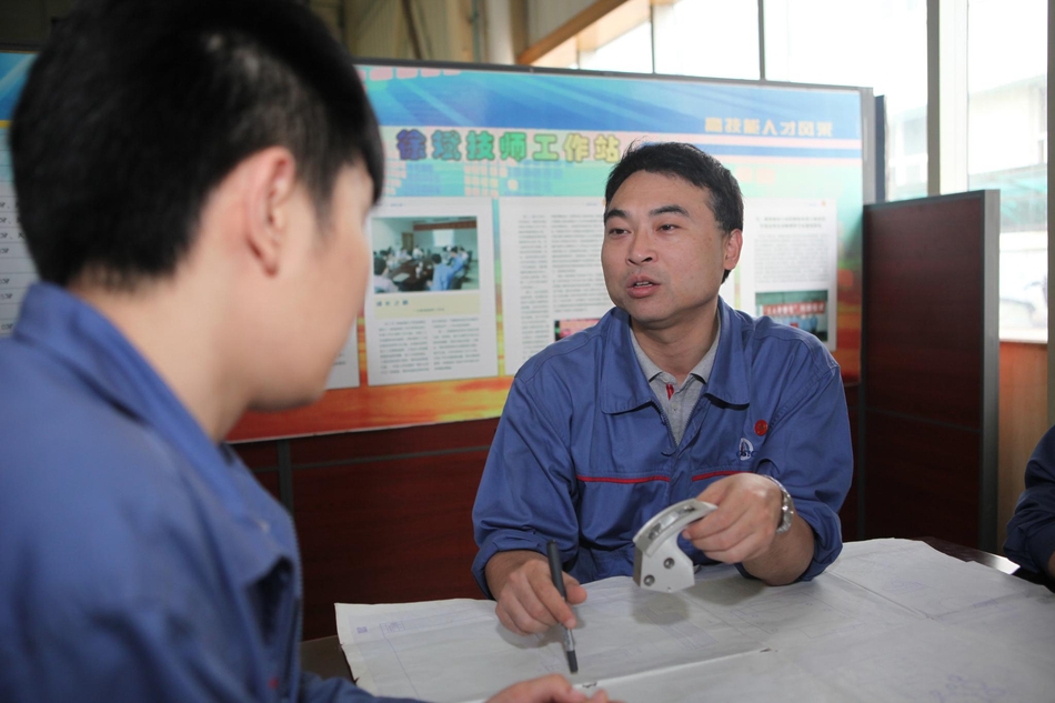 西藏申扎縣“風光儲微電網”平穩運行 解決高海拔牧民用電問題
