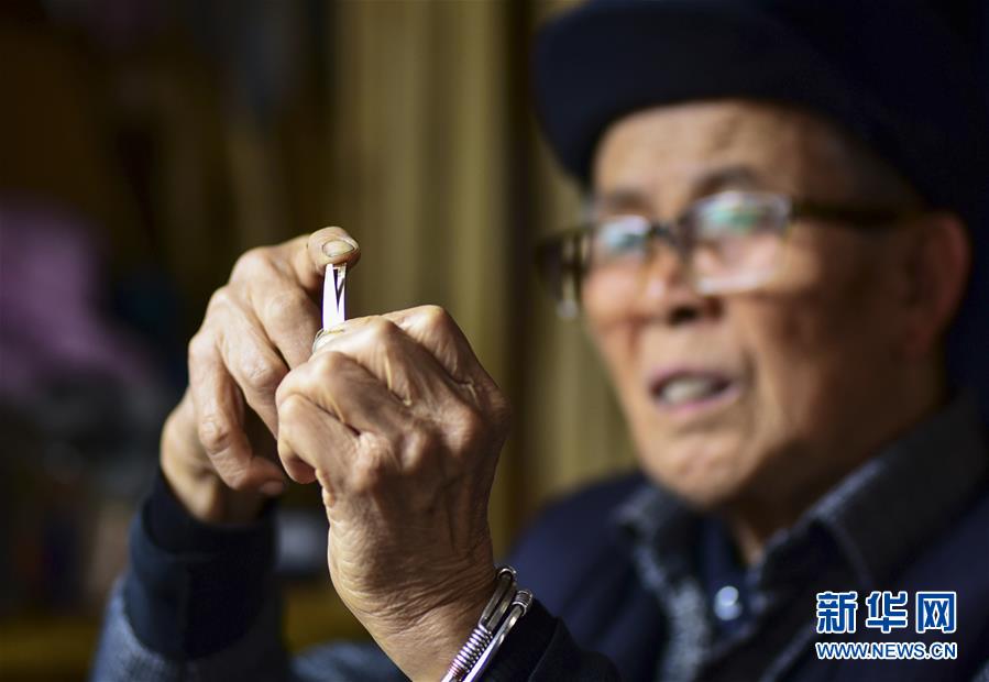 老婆闖紅燈收罰單，老公翻遍交通燈歷史，怒添1秒