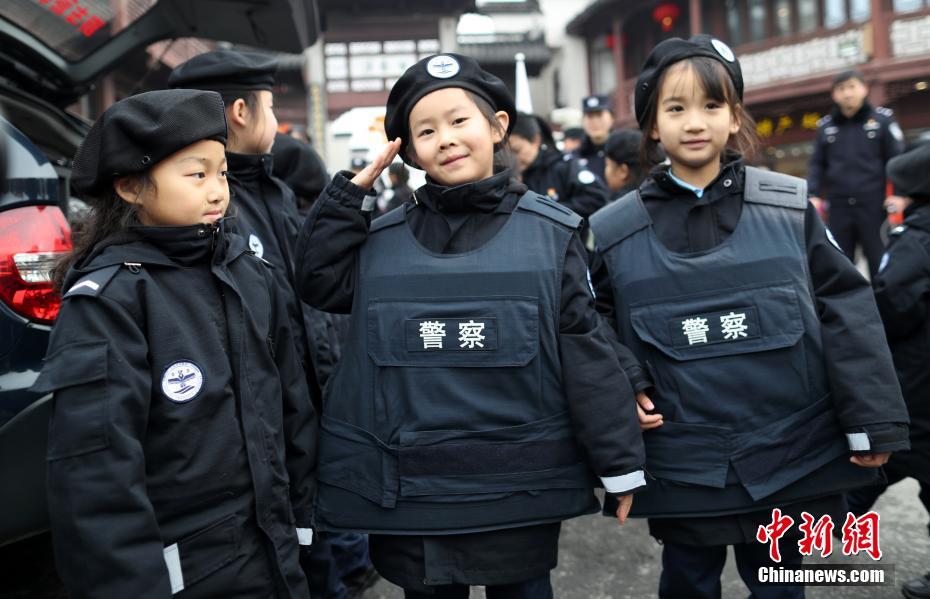 意大利導(dǎo)演貝托魯奇逝世，他的《末代皇帝》講述了溥儀的一生